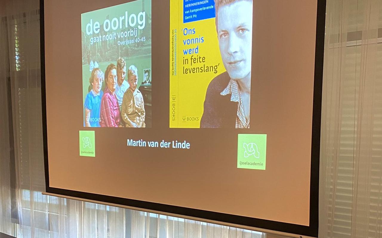 De lezing van Martin van der Linde in de bibliotheek van Steenwijk. De lezing van Martin van der Linde in de bibliotheek van Steenwijk.