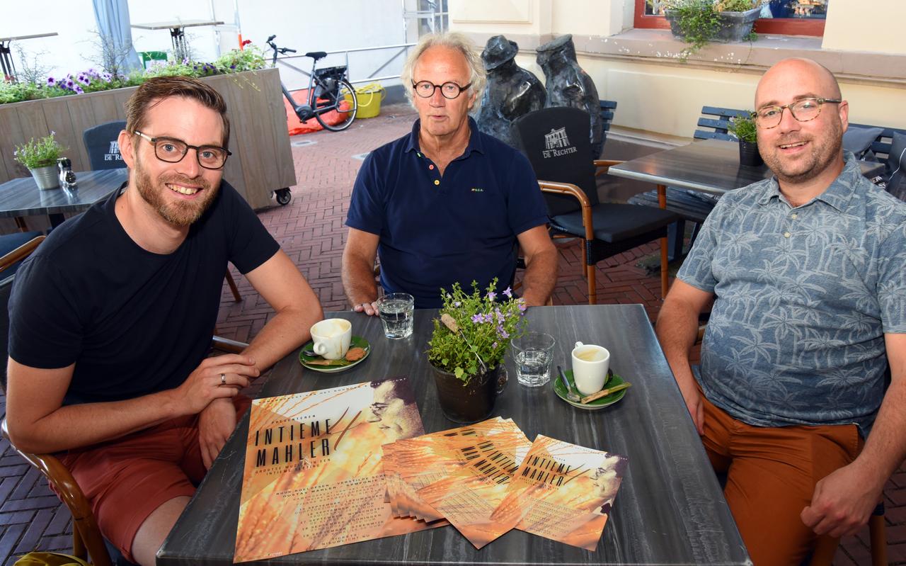 Gerben Pol, Dick Koper en Tjeerd Barkmeijer verwachten veel van de uitvoering van de vierde symfonie van Gustav Mahler. Gerben Pol, Dick Koper en Tjeerd Barkmeijer verwachten veel van de uitvoering van de vierde symfonie van Gustav Mahler.