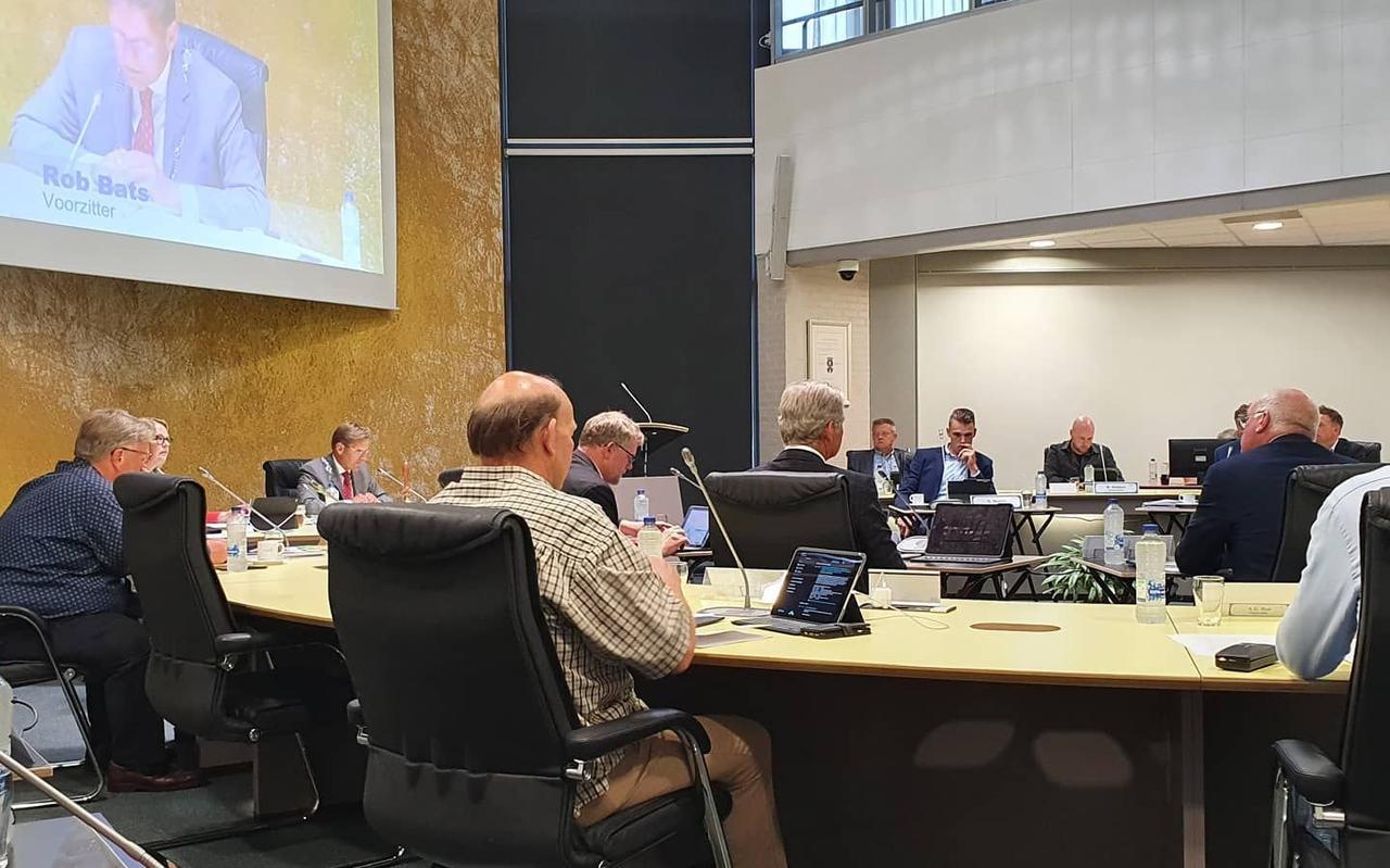De eerste live gemeenteraadsvergadering after corona in het gemeentehuis aan de Vendelweg. De eerste live gemeenteraadsvergadering after corona in het gemeentehuis aan de Vendelweg.