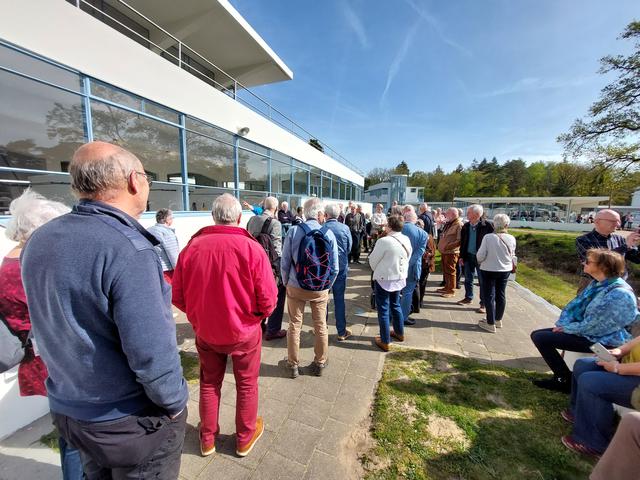 Excursie Historische Vereniging Steenwijk naar Hilversum geslaagd