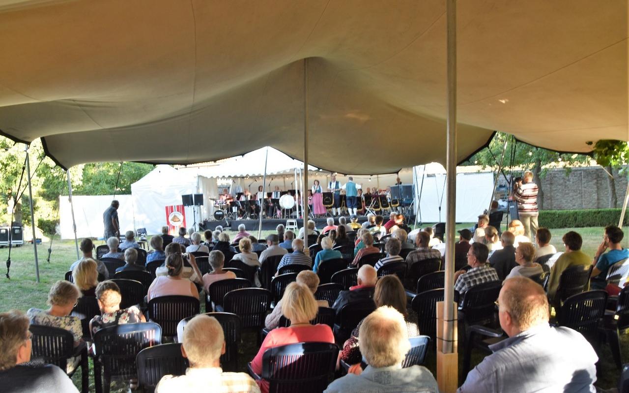 Een opname van de laatste editie van het Openluchtspektakel in Vollenhove in 2019. Een opname van de laatste editie van het Openluchtspektakel in Vollenhove in 2019.