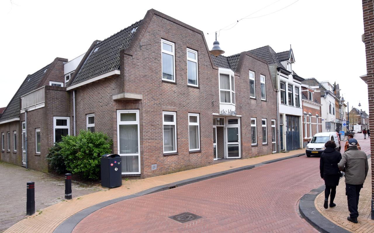 Gebouw de Klincke aan de Kerkstraat heeft een nieuwe eigenaar: Baptistengemeente 'Het Baken'. Gebouw de Klincke aan de Kerkstraat heeft een nieuwe eigenaar: Baptistengemeente 'Het Baken'.