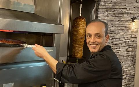 Maher Tabanja is met veel plezier begonnen met zijn Pizzeria Lama. 