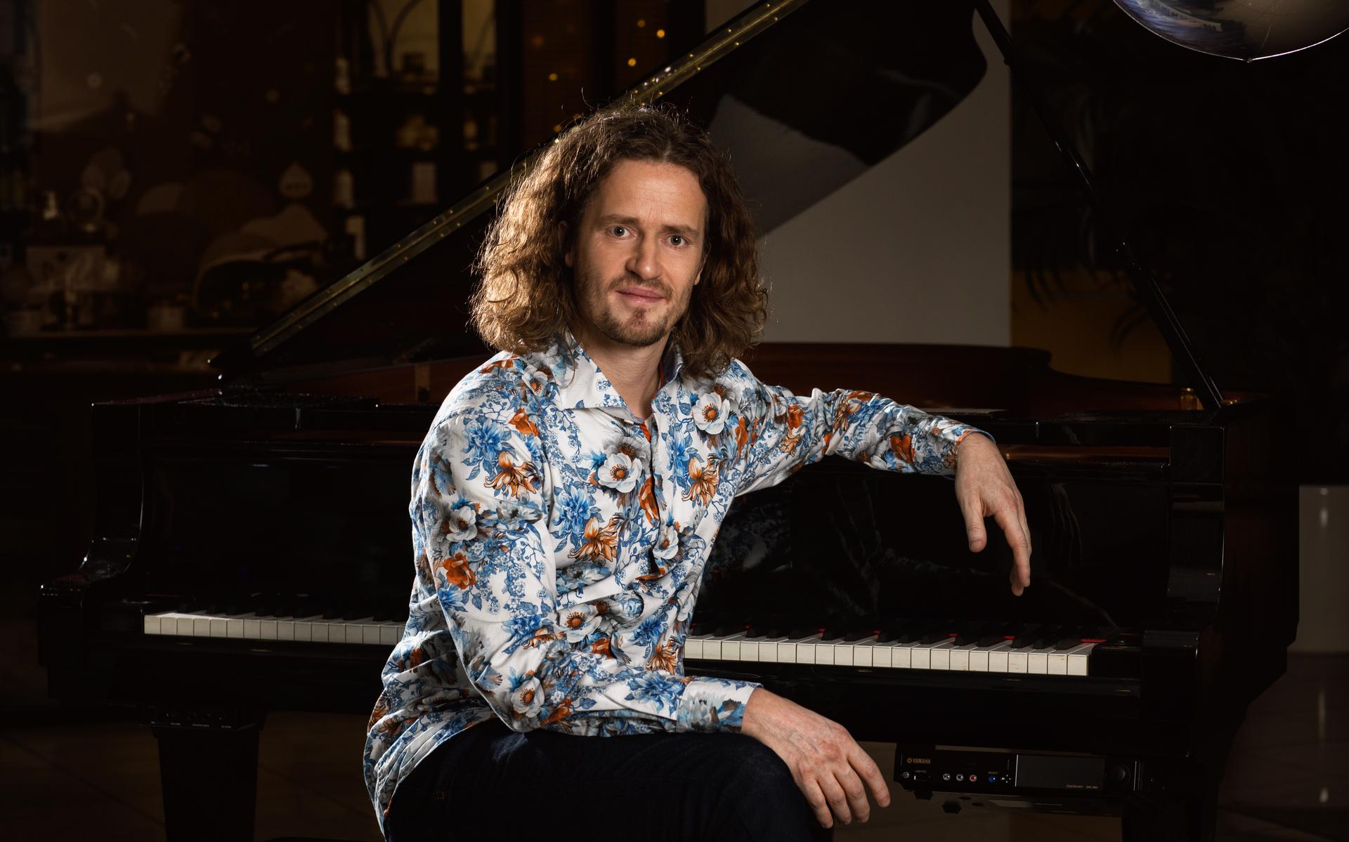 Roon Staal speelt zondagmiddag in de kerk in Wapserveen.
