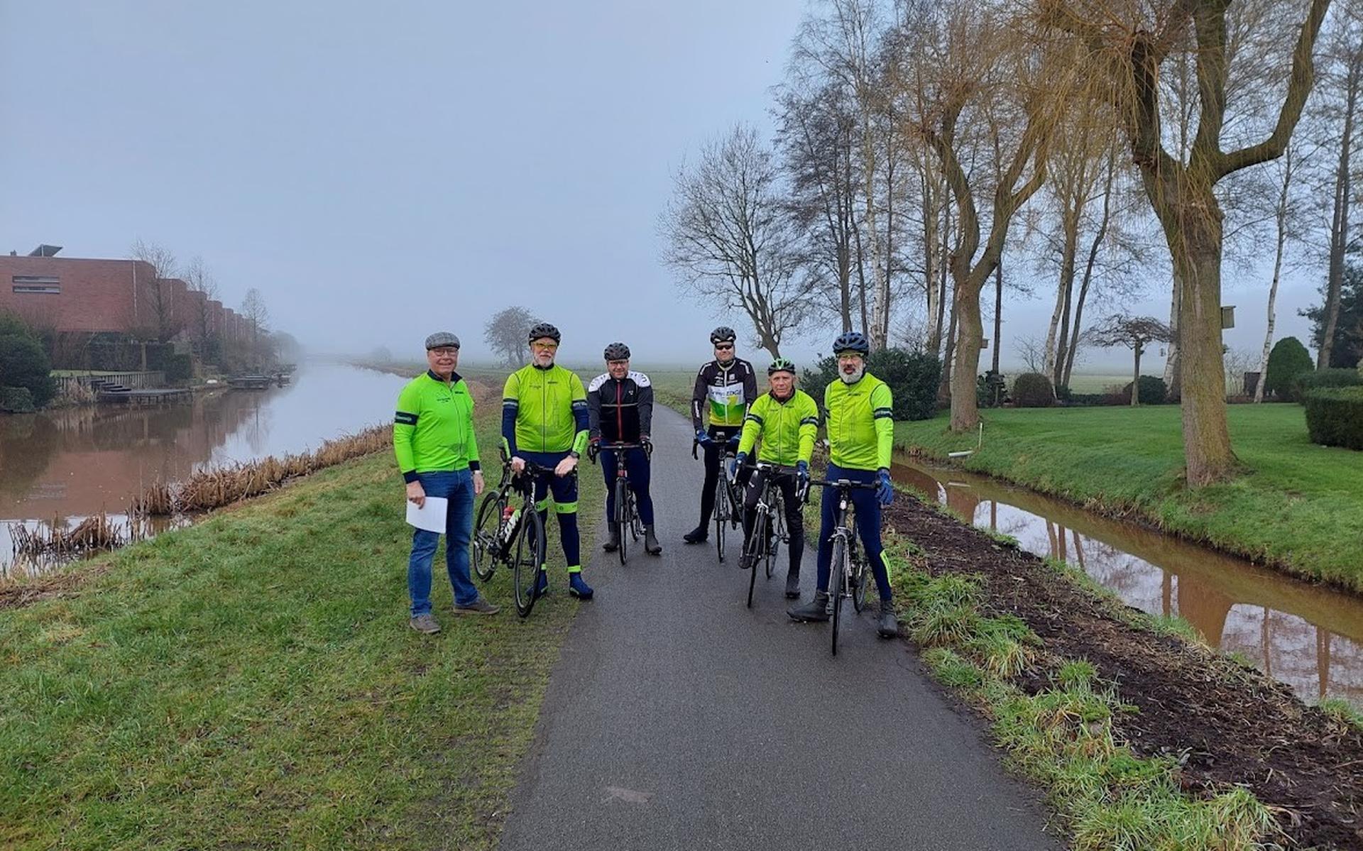 Leden van fietsvereniging RTV Steenwijk.