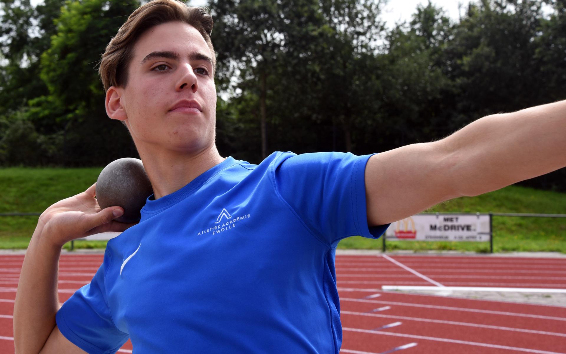 Chris van der Walle uit Steenwijk is nationale topper op discus en