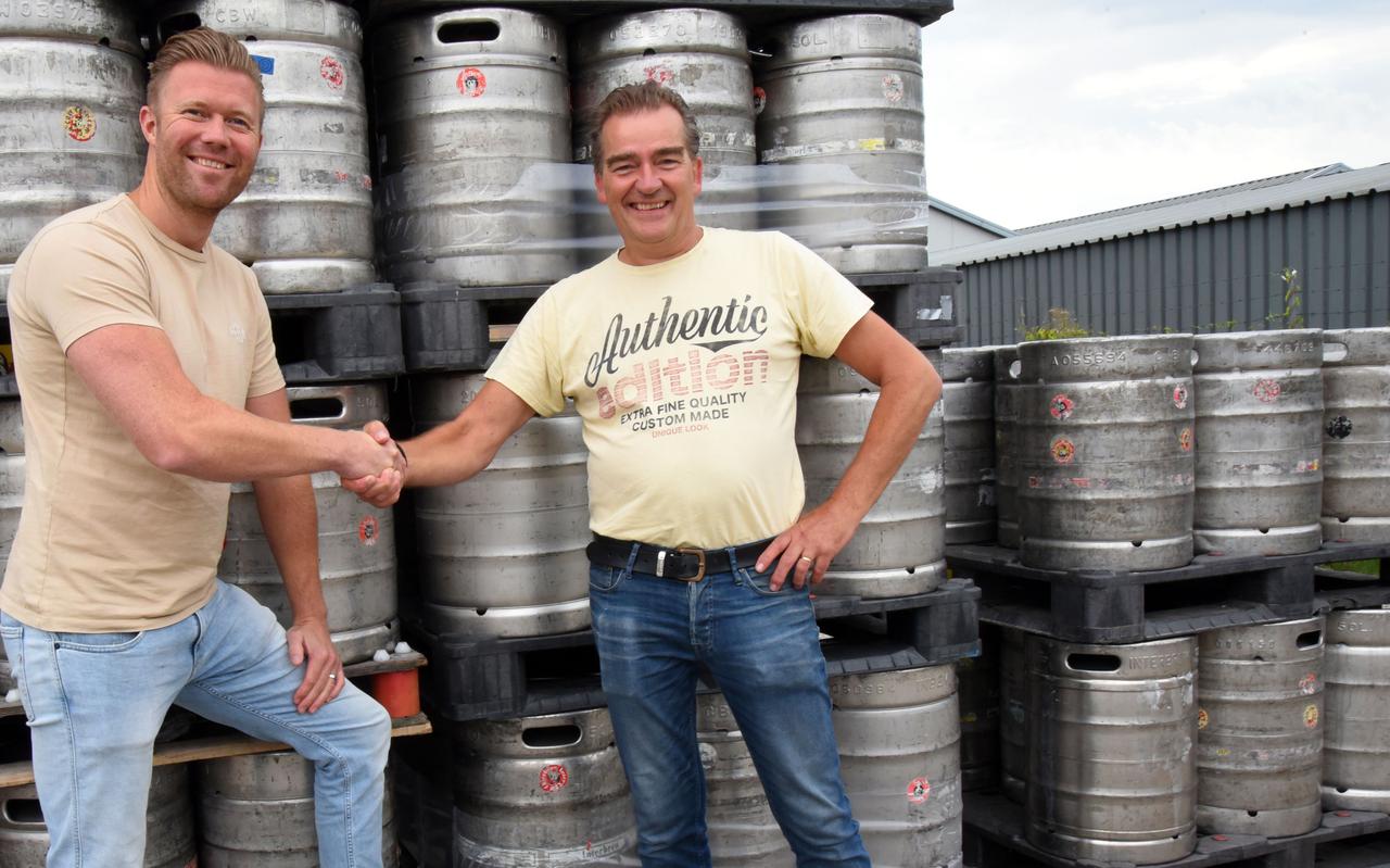 Maik Cordes en Henk Kranendonk. Maik is onbetwist de drankenspecialist en leverancier van het Dicky Woodstock Popfestival.