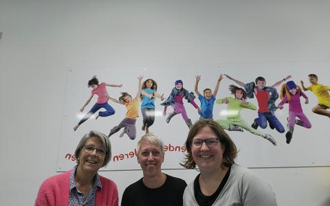 De kinderfysiotherapeuten Marjolein van Wijk, Vanessa van Dieren en Marjon Potkamp.