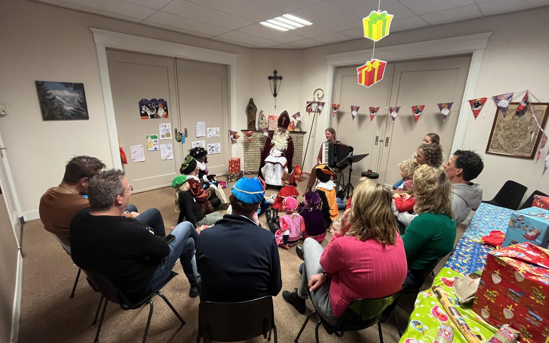 Kerk verwelkomt Sint en Kind in pastorie in Steenwijkerwold