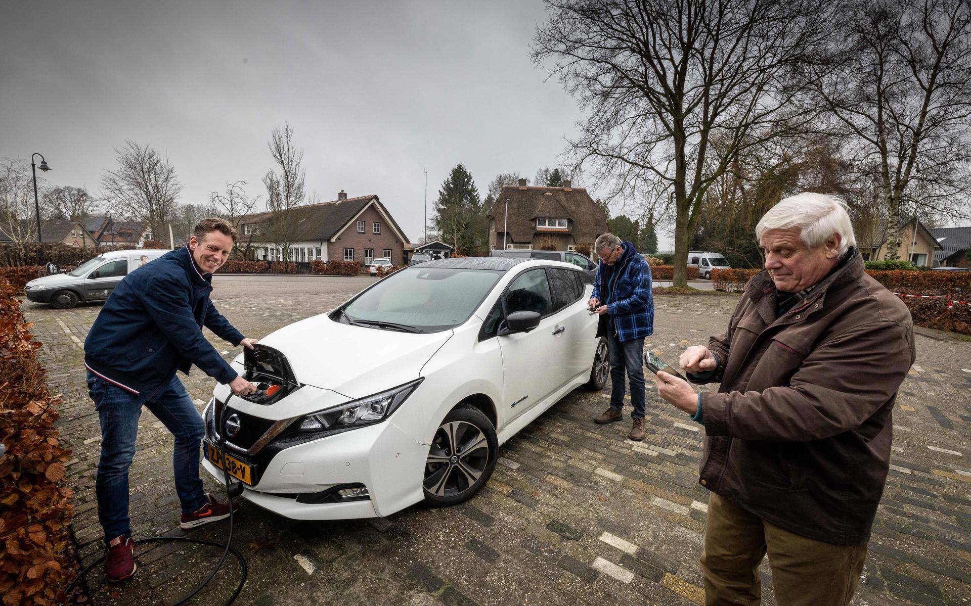 Alle inwoners van Willemsoord en nabije omgeving kunnen zonder abonnementskosten gebruik maken van de deelauto. Je betaalt alleen een klein bedrag per uur wanneer je de auto nodig hebt.