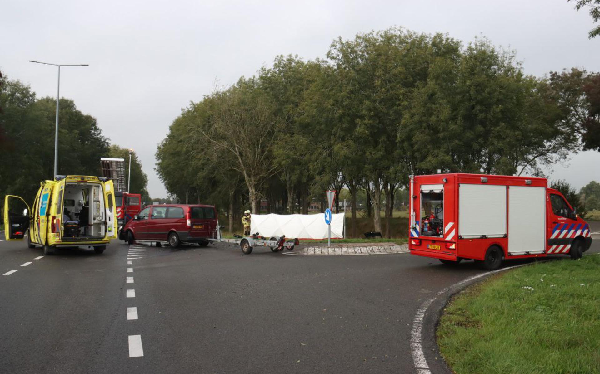 Een persoon is gewond geraakt bij een ongeval op de N762 bij Sint Jansklooster. Twee auto’s botsten op elkaar.