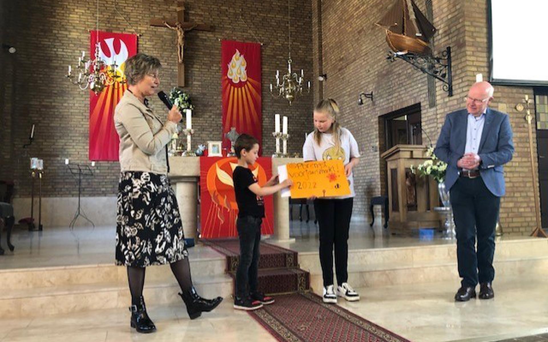 De kinderen van de St. Martinusschool hebben 1129,45 euro opgehaald tijdens de voorjaarsmarkt die 8 april is gehouden. De opbrengst gaat naar kinderen uit Oekraïne die nu in de gemeente Steenwijkerland wonen.
