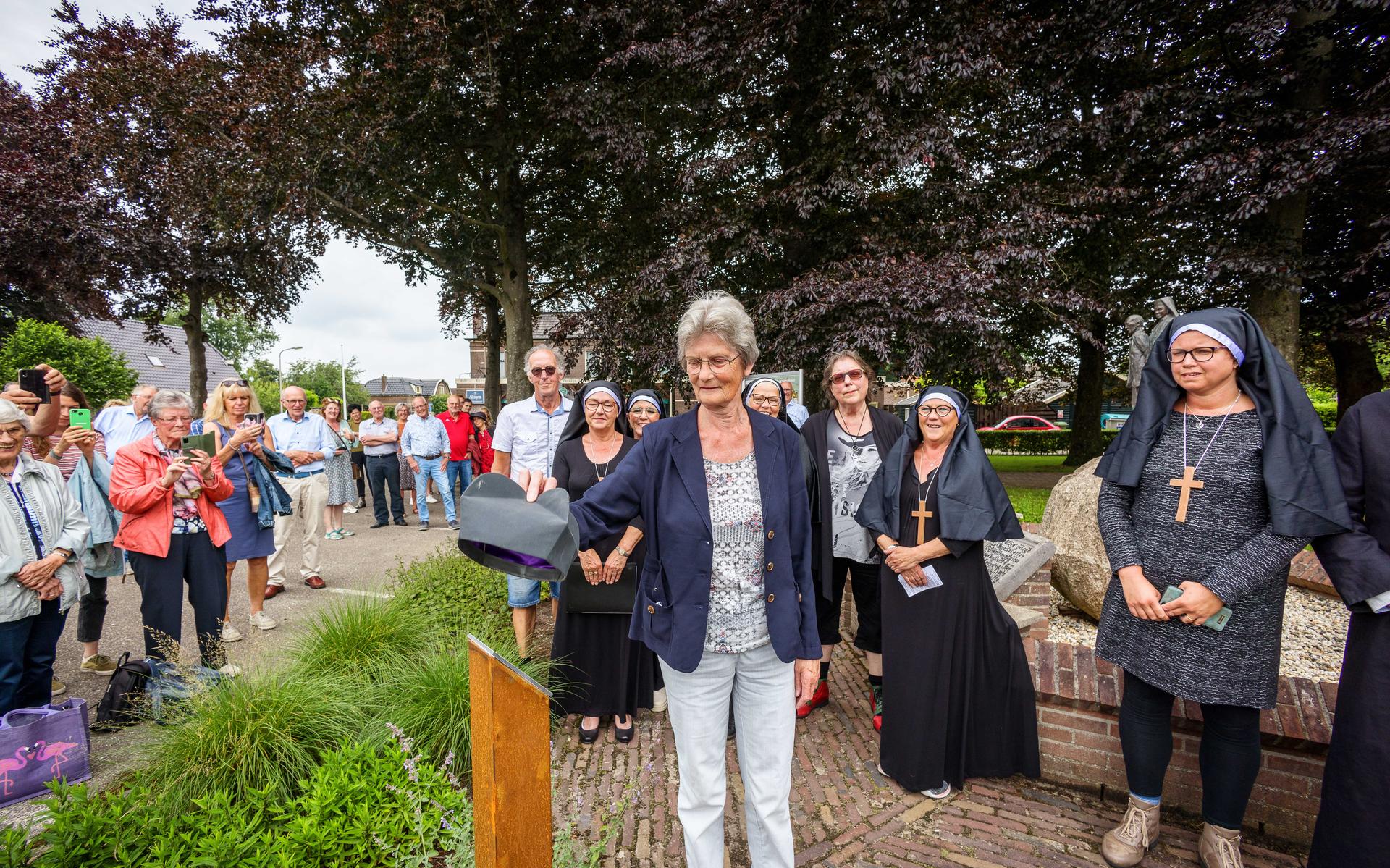 Kuierend terug naar het bijzondere religieuze verleden van De Voorzienigheid in Steenwijkerwold. Tij