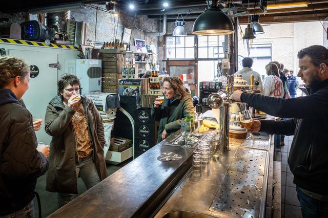 Ambachtelijk gebrouwen biertje smaakt prima tijdens Genieten om de Hoek