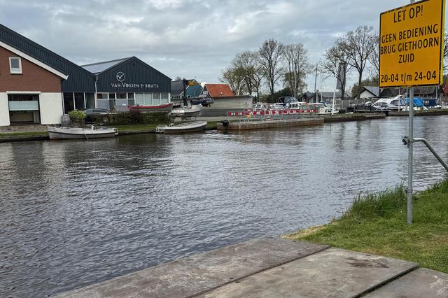 Komende week vaart er een nieuw ‘pontje’ in Giethoorn; omdat de brug afgesloten is