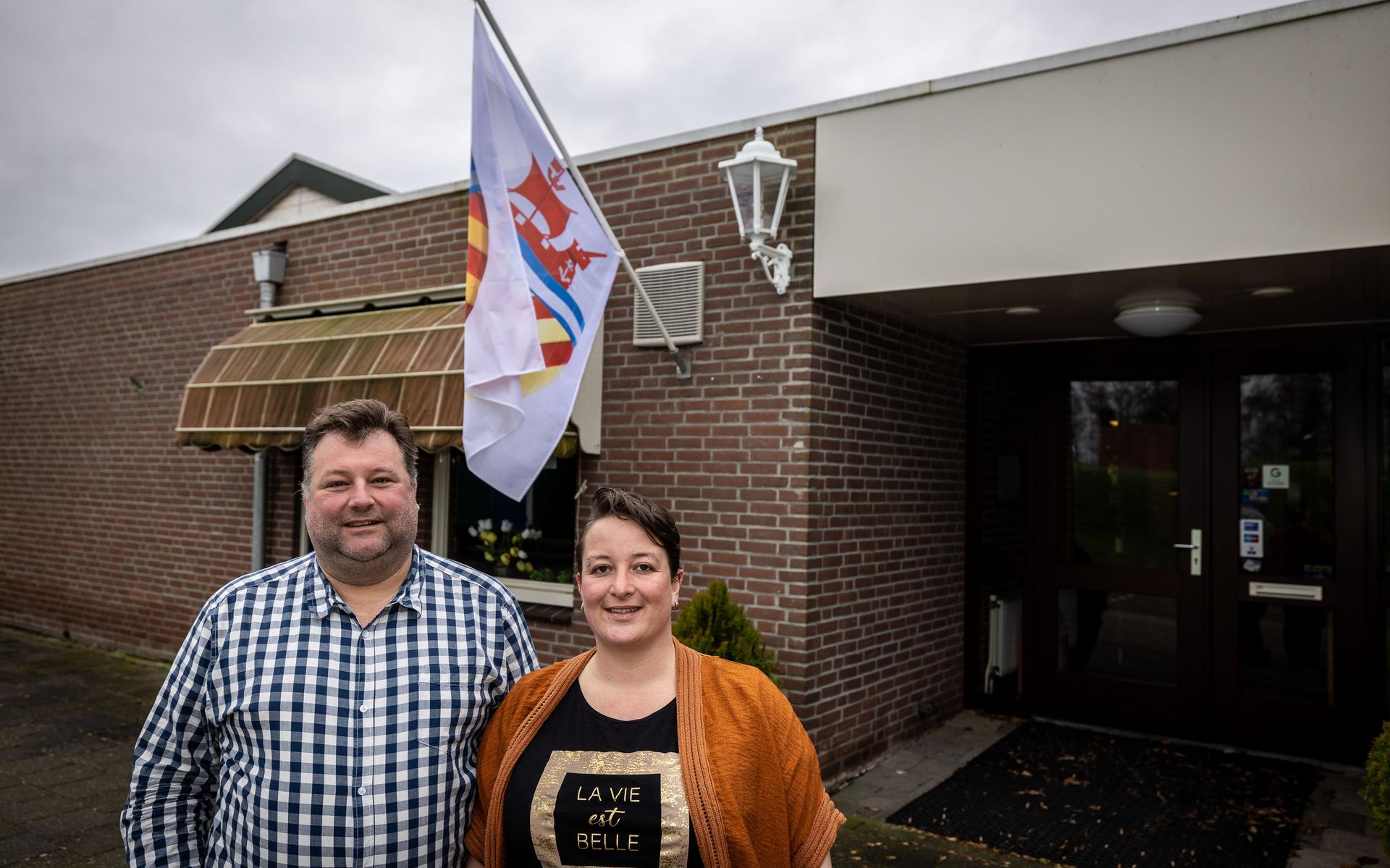 Jurgen Koster en Nicolette Godlieb beheren dorpshuizen in Kuinre en Blankenham. 'De Skulpe spil in d