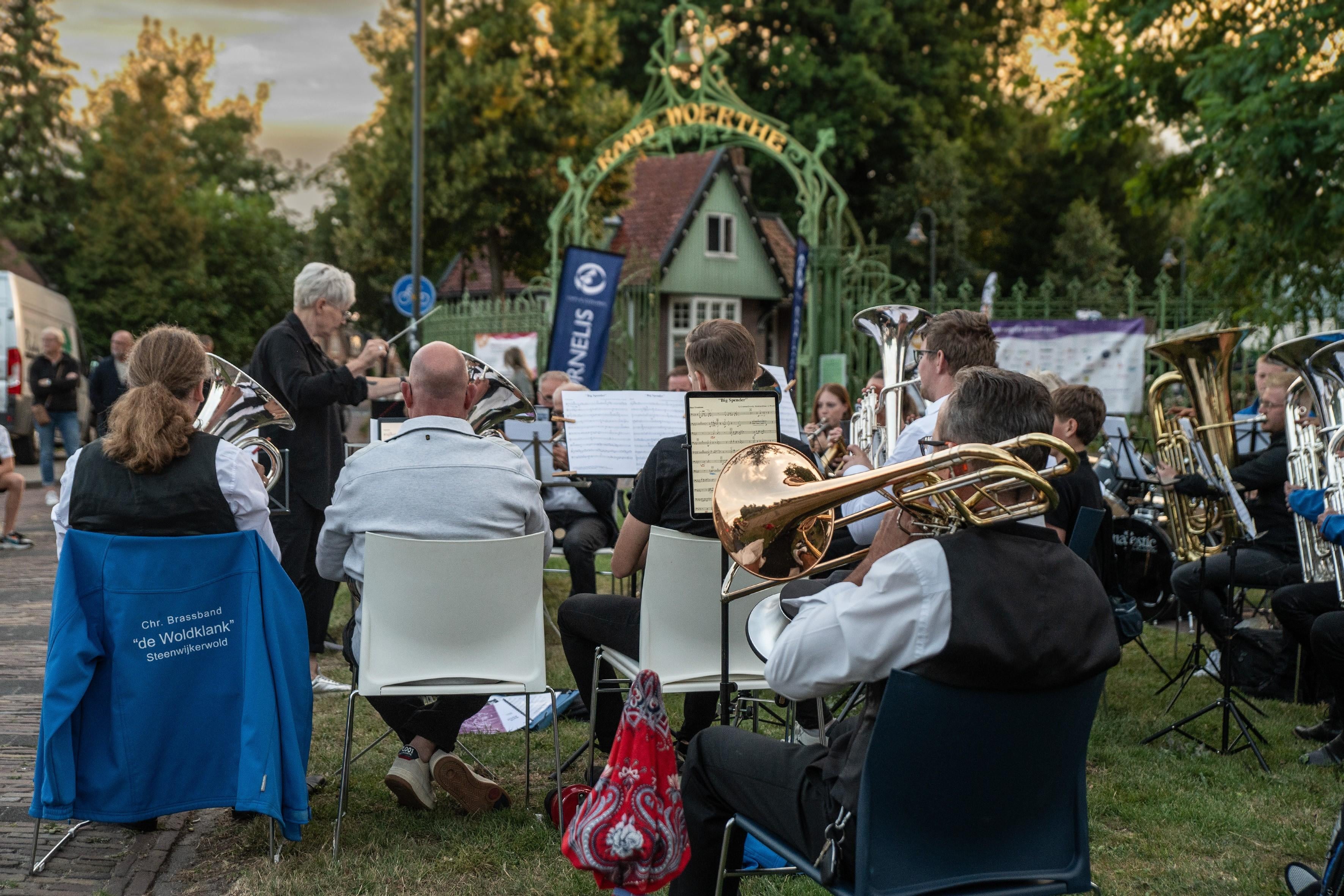 Chr. Brassband De Woldklank houdt zomeravondconcert
