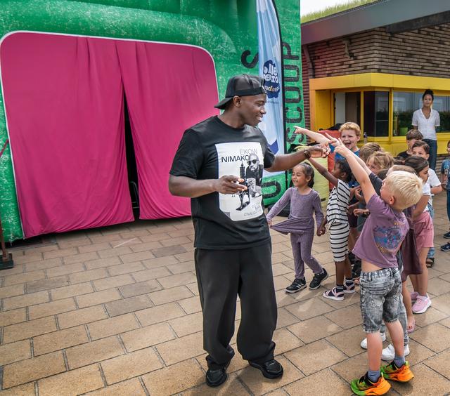 Kinderen van De Samensprong naar de bios op hun schoolplein: „Is het nu al afgelopen?”