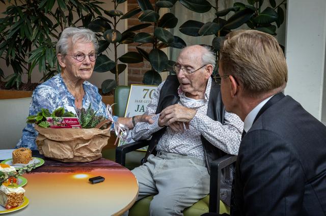 Het huwelijk van Jaap en Lammie Boonstra trok zeventig jaar geleden veel bekijks