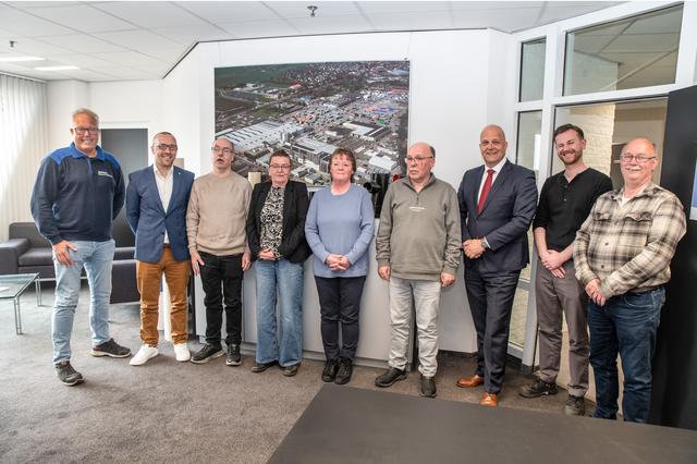 Tweelingbroers Jan uit Tuk en Douwe uit Steenwijk werken elk een halve eeuw bij Dyka. ‘Dat iemand zo