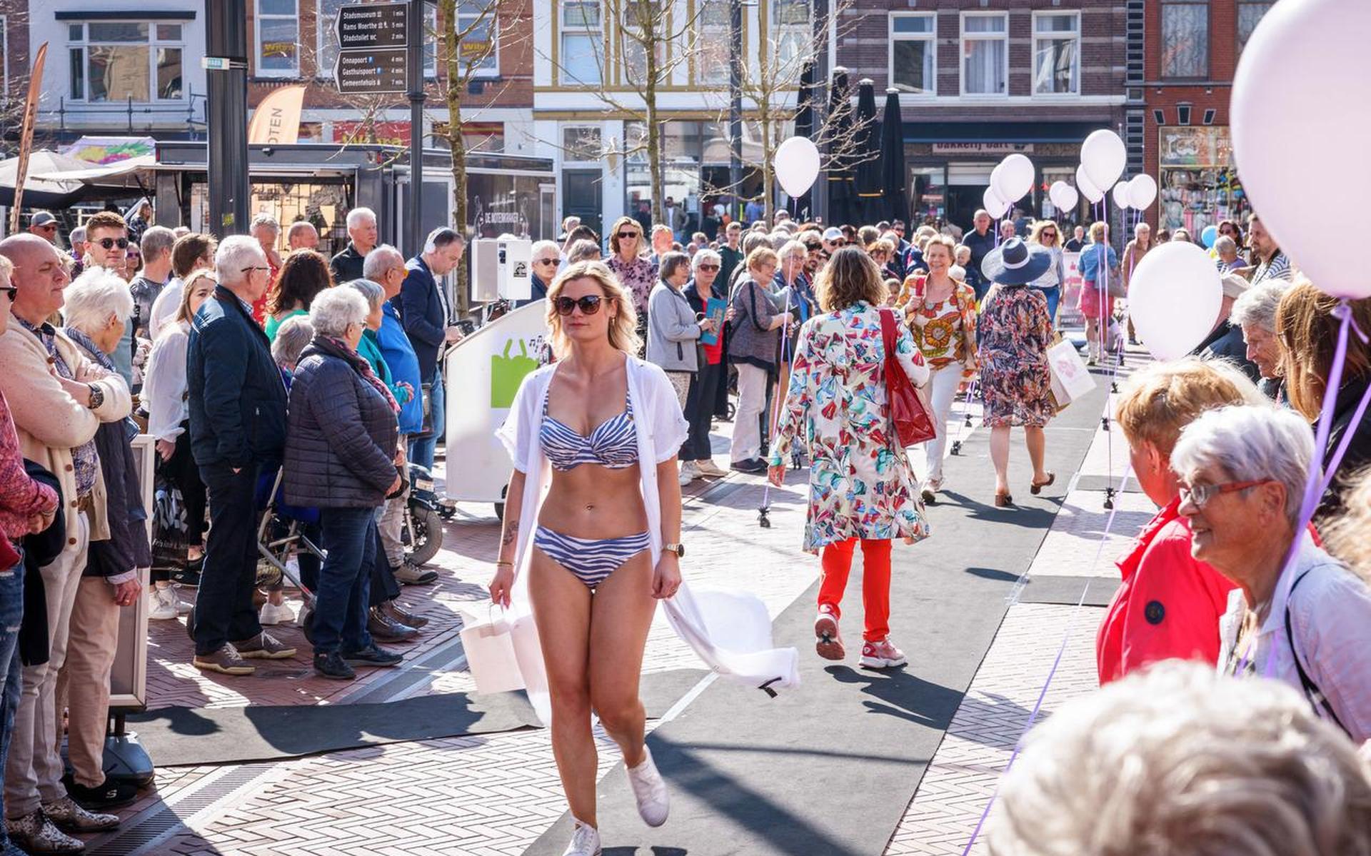 De grote catwalk op de Markt.