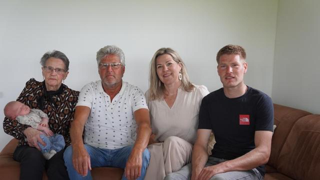 Uniek moment voor familie Winters: vijf generaties op één foto