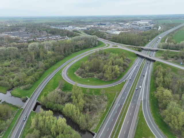 Nog even filerijden tussen Steenwijk en Meppel: rijbaanafsluiting op A32 blijft. Rijkswaterstaat: ‘W