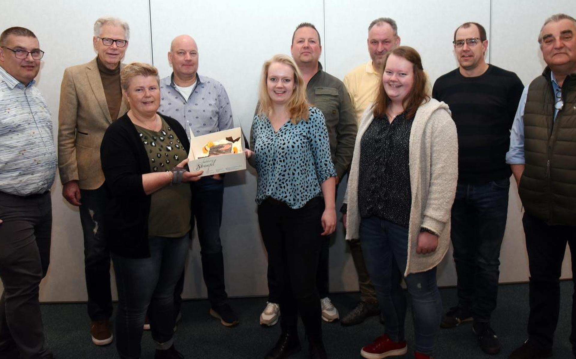 De dames Ter Schure verrasten de mannen van PB met de Taart van de Week.