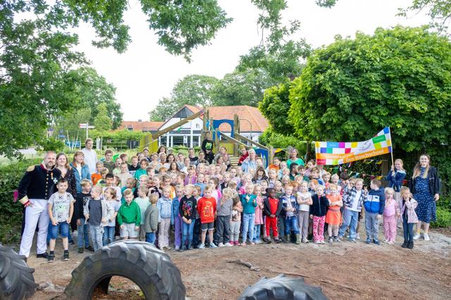 Nieuw klimtoestel feestelijk geopend in Willemsoord